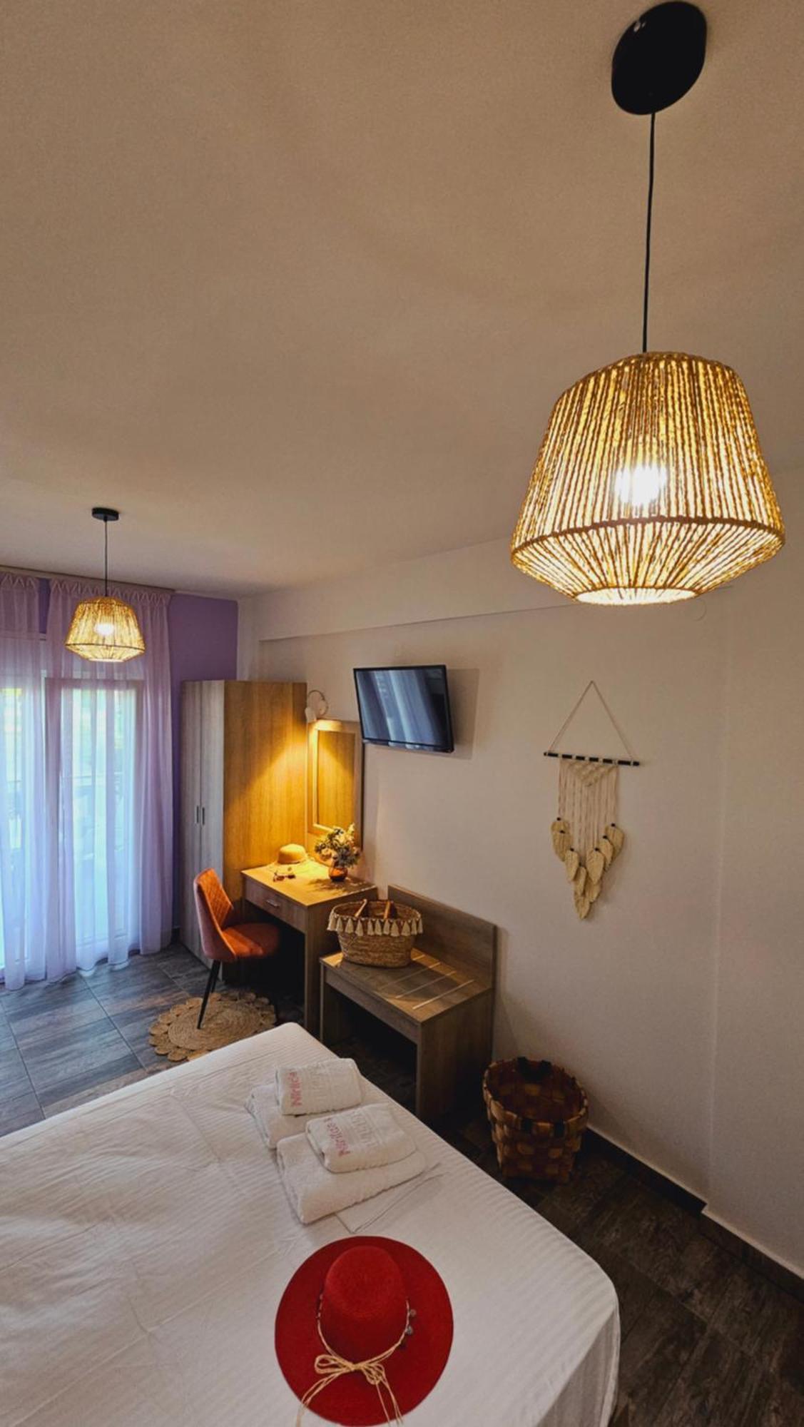 Niriides Boutique Suites Nea Vrasna Ngoại thất bức ảnh