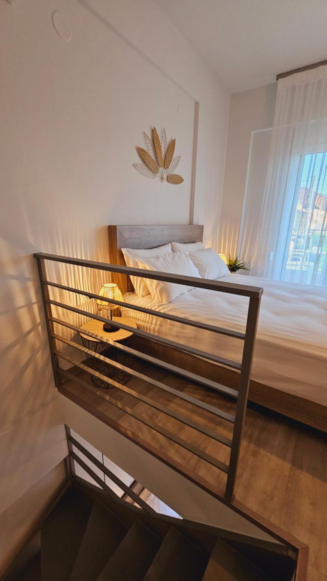 Niriides Boutique Suites Nea Vrasna Ngoại thất bức ảnh