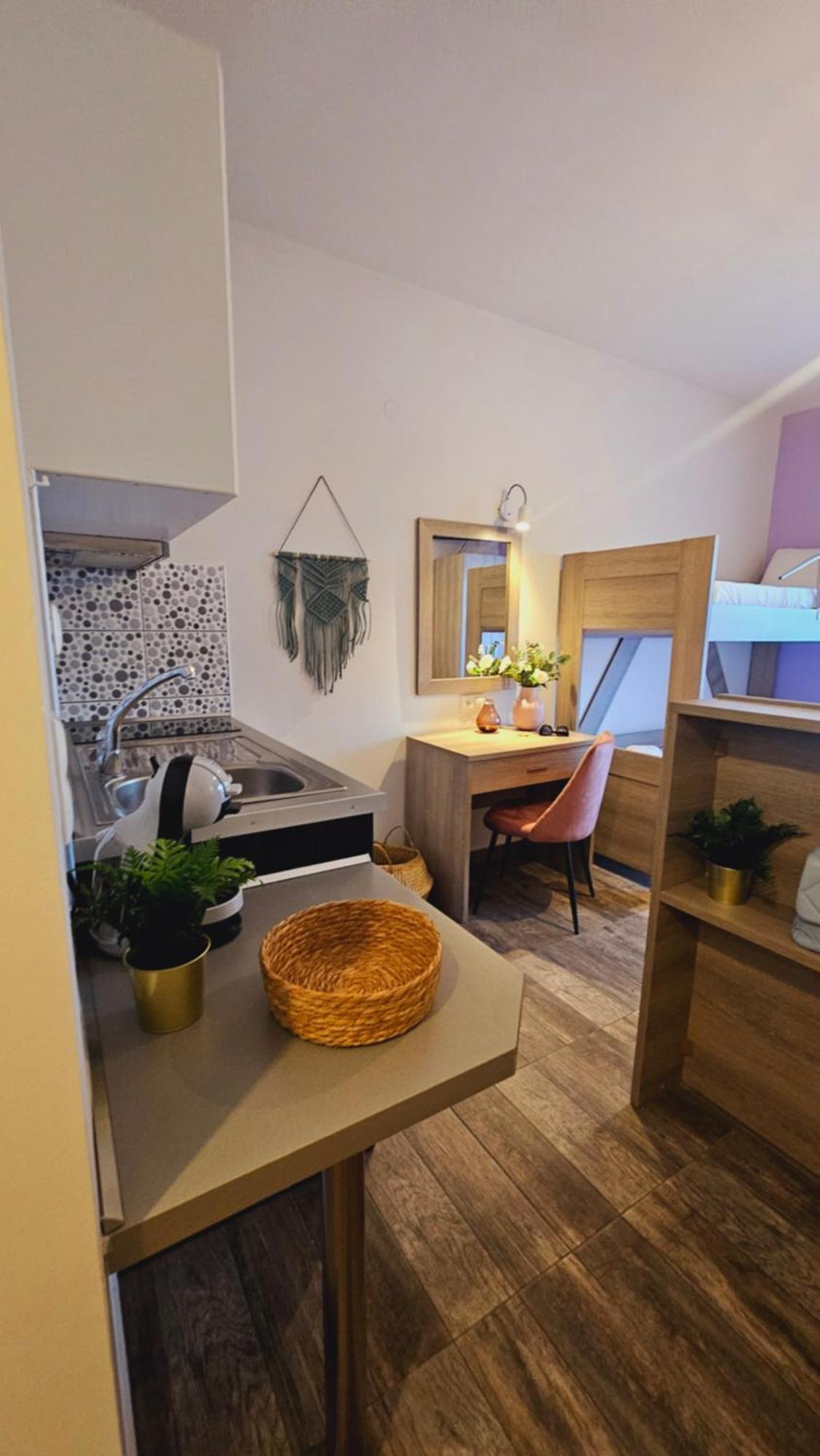 Niriides Boutique Suites Nea Vrasna Ngoại thất bức ảnh
