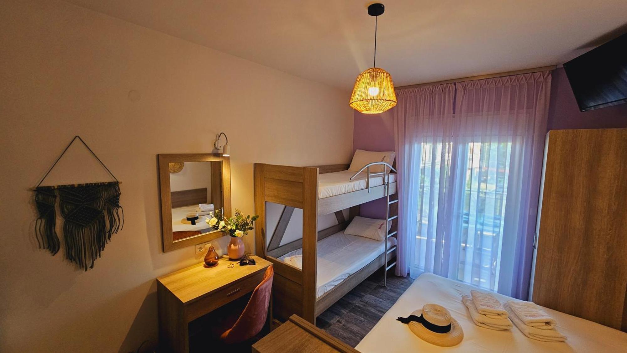 Niriides Boutique Suites Nea Vrasna Ngoại thất bức ảnh