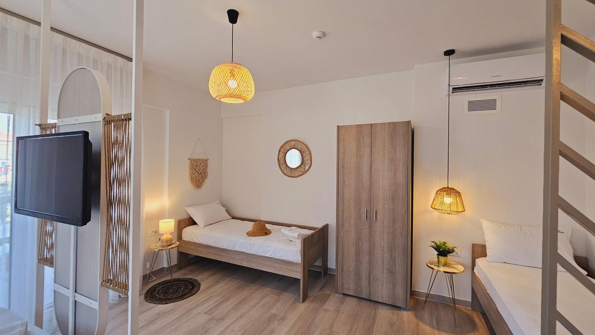 Niriides Boutique Suites Nea Vrasna Ngoại thất bức ảnh