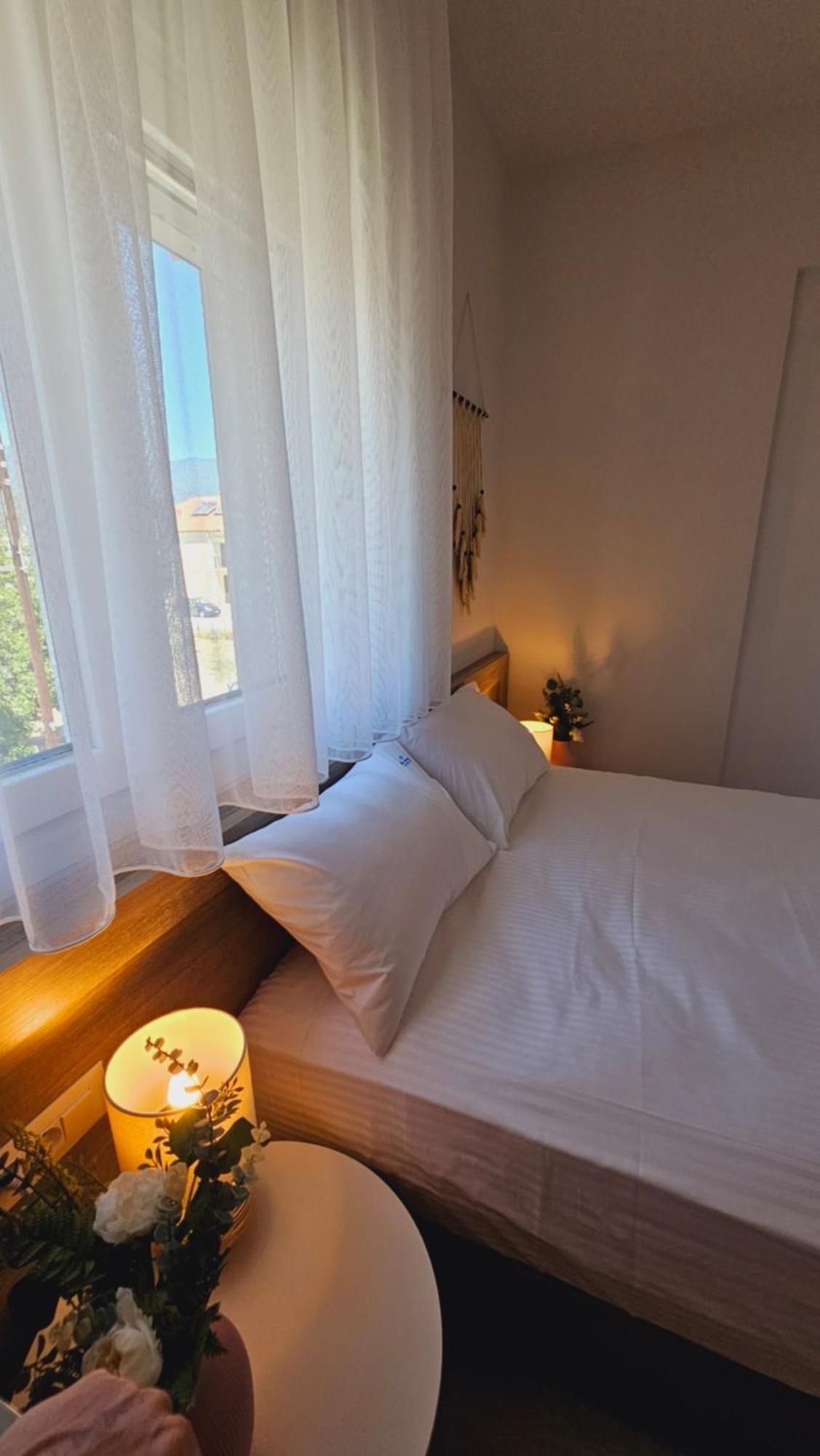 Niriides Boutique Suites Nea Vrasna Ngoại thất bức ảnh